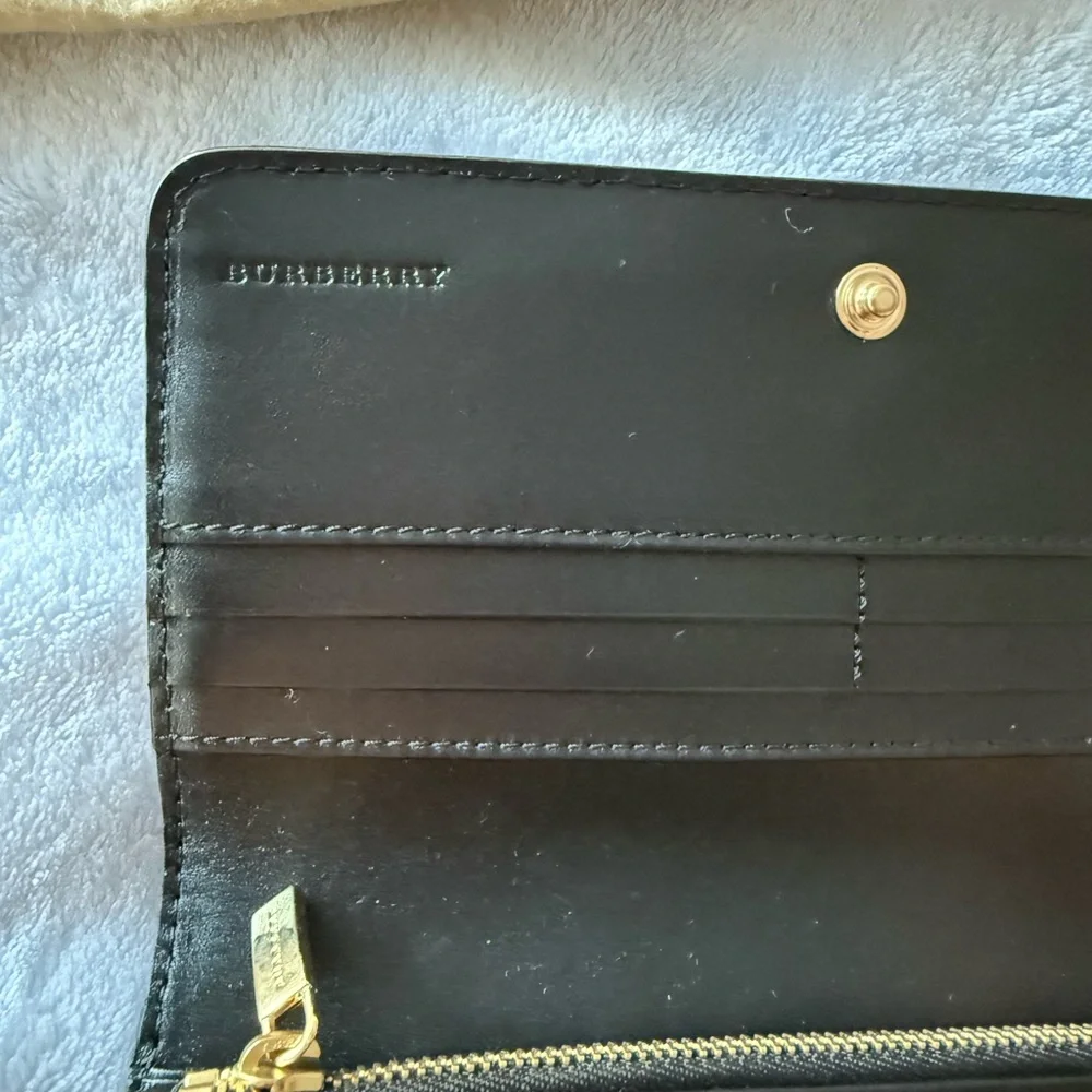 Burberry Beige and Black Plaid Wallet - Picture 4 of 16